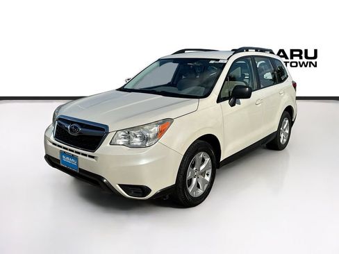 Used 2015 Subaru Forester 2.5i w/ Alloy Wheel Package AWD/4WD image 3