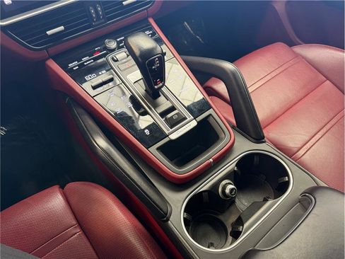 Used 2022 Porsche Cayenne E-Hybrid w/ Premium Plus Package image 13