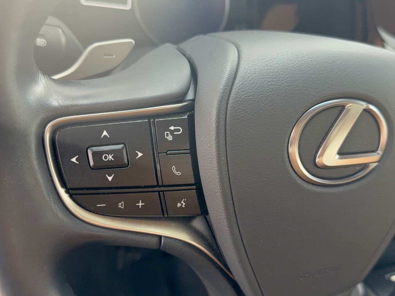 Used 2025 Lexus ES 350 w/ Premium Package FWD image 18