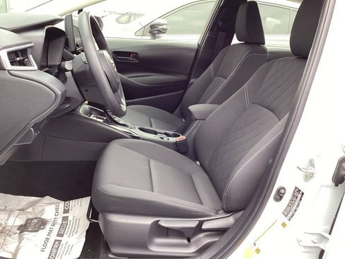 Used 2025 Toyota Corolla LE image 12