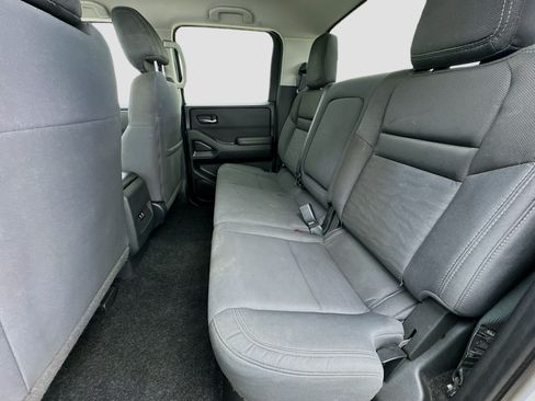 Used 2023 Nissan Frontier SV RWD image 14