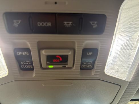 Used 2023 Toyota RAV4 XLE Premium FWD image 29