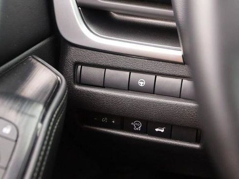 Used 2025 Nissan Rogue SV AWD/4WD image 20