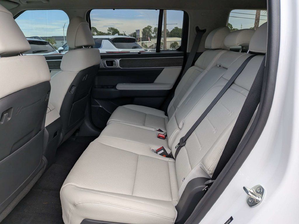 Used 2024 Hyundai Santa Fe Limited FWD image 21