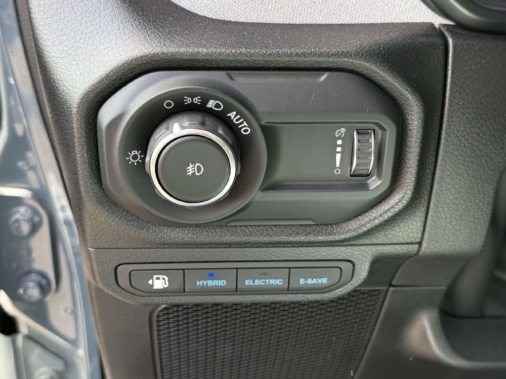 Used 2024 Jeep Wrangler Unlimited w/ Convenience Group AWD/4WD image 30