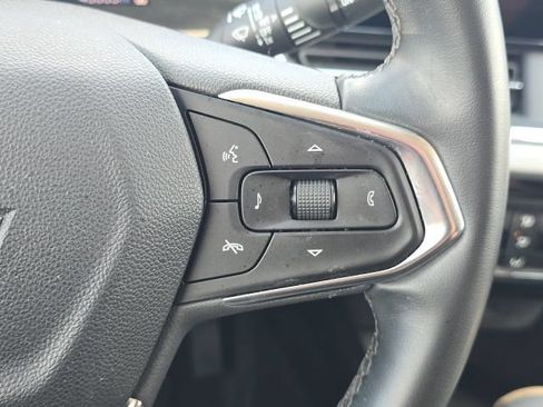 Used 2024 Chevrolet Trax LT w/ LT Convenience Package FWD image 36