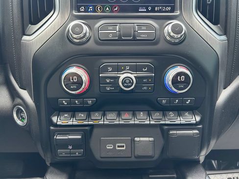 Used 2019 GMC Sierra 1500 Denali w/ Denali Ultimate Package AWD/4WD image 22