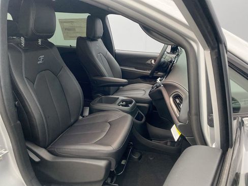 New 2026 Chrysler Pacifica Select w/ S Appearance Package image 20