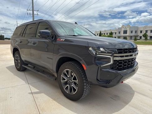 Used 2022 Chevrolet Tahoe Z71 w/ Luxury Package AWD/4WD image 3