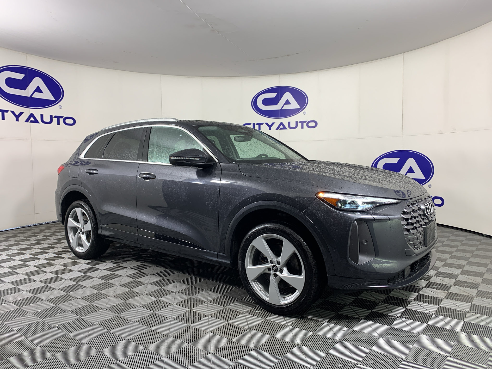 Used 2025 Audi Q5 Premium Plus w/ Premium Plus AWD/4WD image 1
