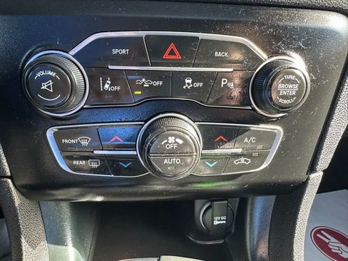 Used 2015 Dodge Charger R/T w/ Plus Group RWD image 30