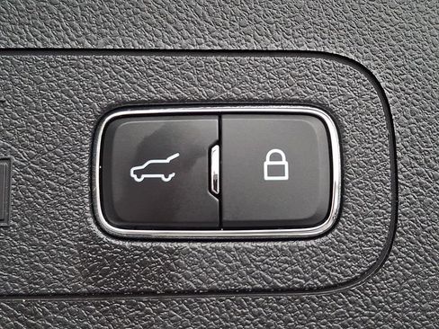 Used 2023 Lincoln Aviator AWD w/ Premium Package image 32