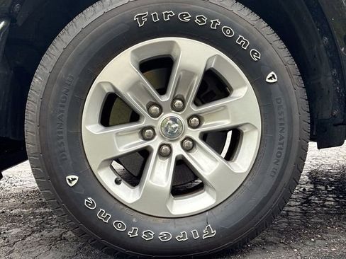 Used 2019 RAM 1500 Laramie AWD/4WD image 11