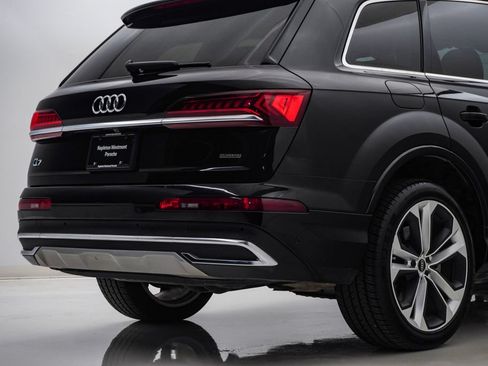 Used 2022 Audi Q7 3.0T Premium Plus w/ Premium Plus Package AWD/4WD image 12