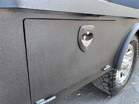 Used 2018 RAM 3500 Tradesman w/ Chrome Appearance Group AWD/4WD image 27