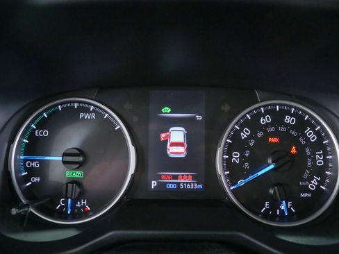 Used 2022 Toyota RAV4 LE AWD/4WD image 15