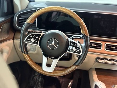 Used 2022 Mercedes-Benz GLS 450 4MATIC image 12