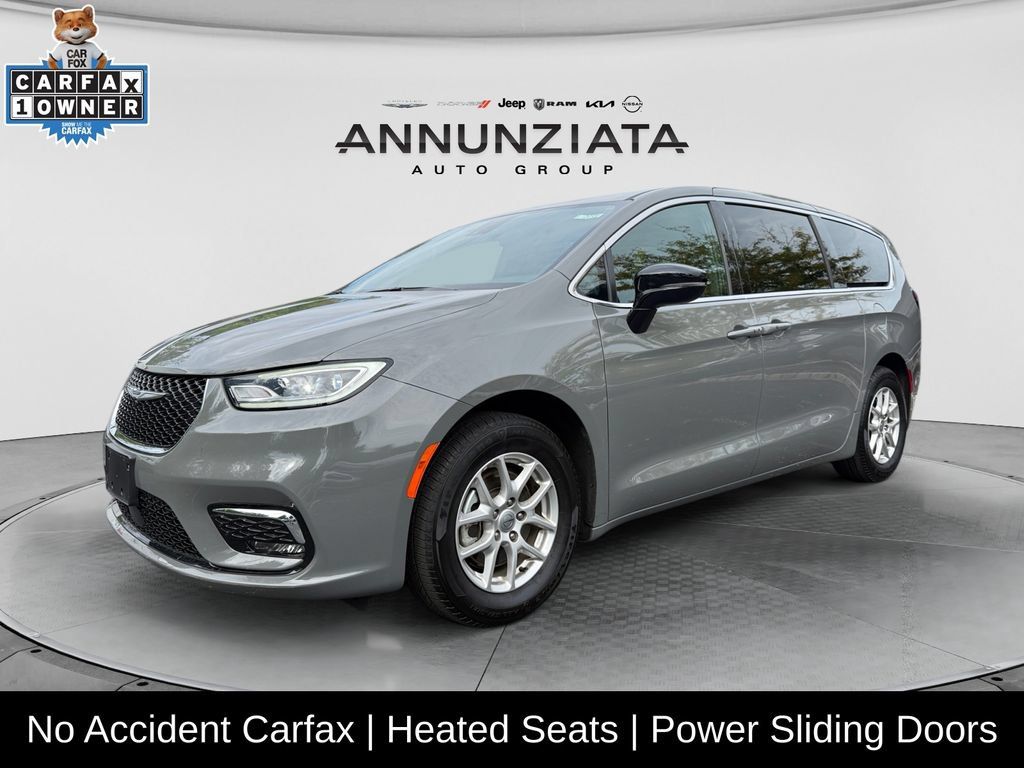 Used 2025 Chrysler Pacifica Select FWD image 1