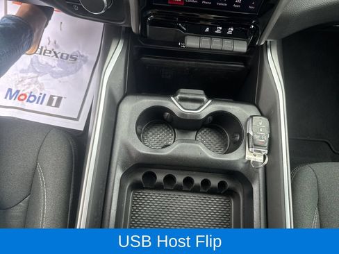 Used 2025 RAM 1500 Big Horn AWD/4WD image 33