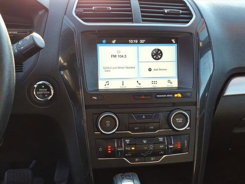 Certified 2017 Ford Explorer XLT w/ Equipment Group 202A image 21