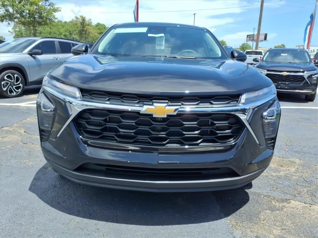 New 2026 Chevrolet Trax LS w/ LS Convenience Package FWD image 9