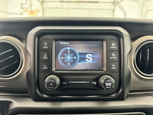Used 2019 Jeep Wrangler Unlimited Sport AWD/4WD image 25