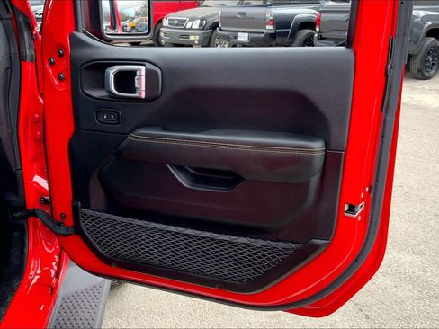 Used 2024 Jeep Wrangler Sahara w/ Safety Group image 22