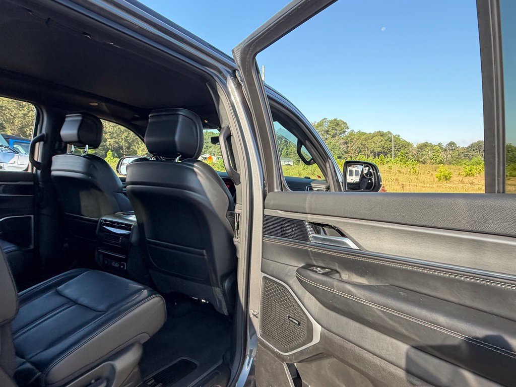 Used 2024 Jeep Wagoneer Series II RWD image 42