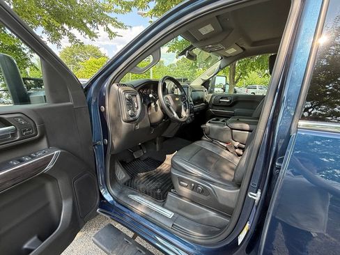 Used 2022 Chevrolet Silverado 2500 LTZ w/ Gooseneck/5TH Wheel Package AWD/4WD image 12