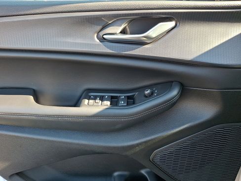 Used 2024 Jeep Grand Cherokee Altitude image 12