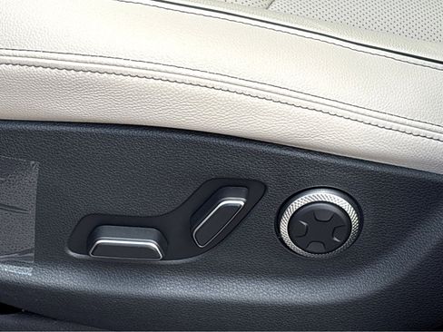 New 2026 Genesis GV70 2.5T Advanced image 19