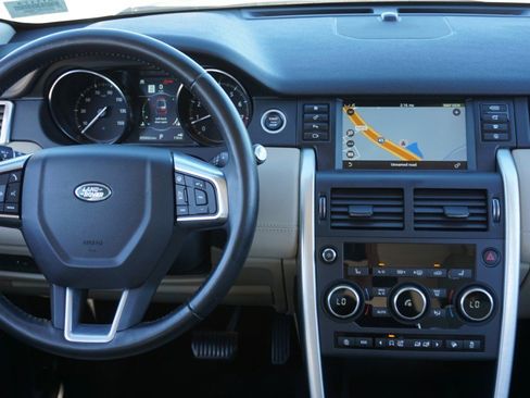 Used 2019 Land Rover Discovery Sport HSE image 26