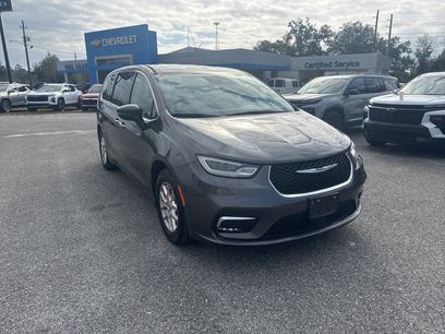 Used 2023 Chrysler Pacifica Touring-L