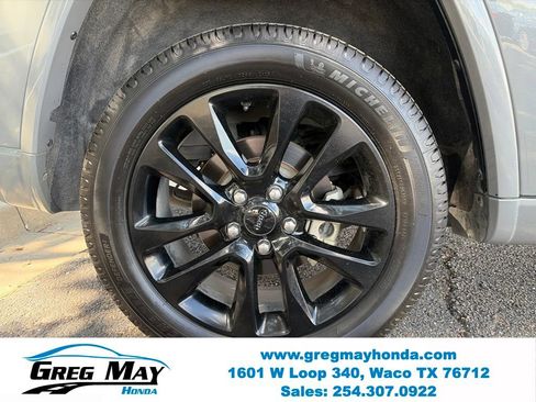 Used 2019 Jeep Grand Cherokee Altitude RWD image 10