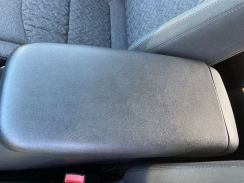 Used 2024 Chevrolet Equinox LT image 40