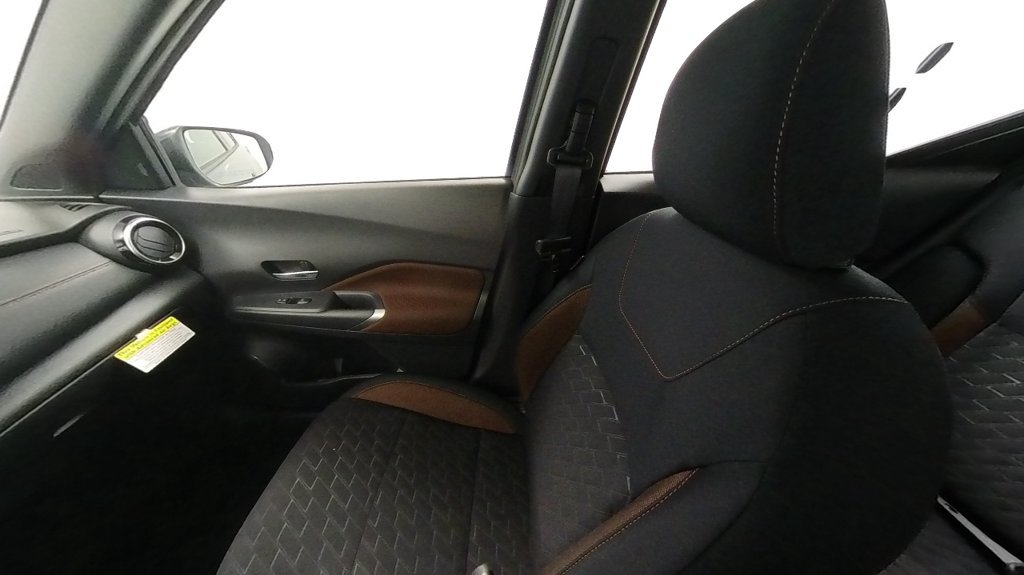 Certified 2024 Nissan Kicks SR FWD image 25