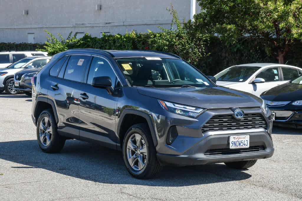 Certified 2024 Toyota RAV4 LE AWD/4WD image 3