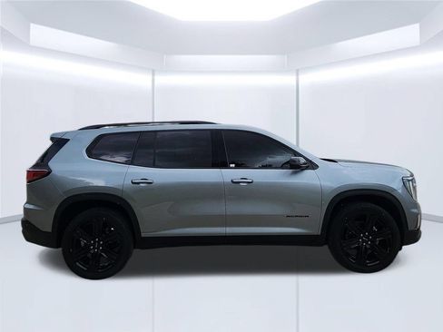 Used 2025 GMC Acadia Elevation w/ Elevation Premium Package FWD image 3