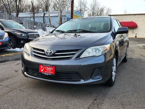 Used 2013 Toyota Corolla LE image 1