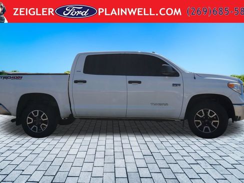 Used 2015 Toyota Tundra SR5 w/ TRD Off Road Package AWD/4WD image 4