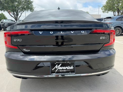 Used 2023 Volvo S90 B6 Plus AWD/4WD image 9