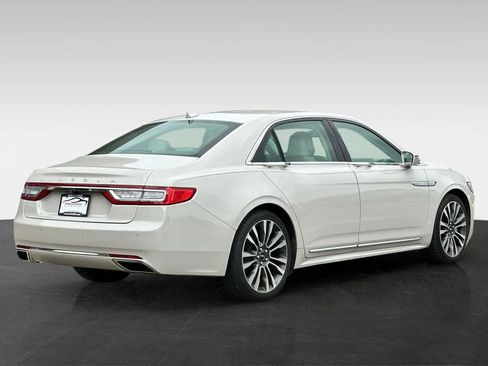 Used 2019 Lincoln Continental Select w/ Continental Climate Package FWD image 7