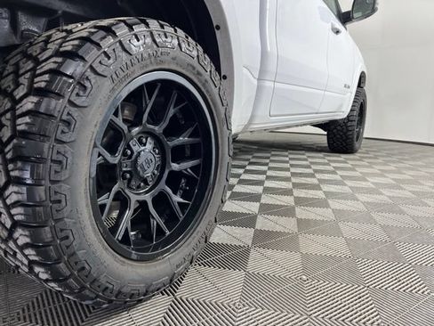 Used 2025 RAM 1500 Laramie AWD/4WD image 11