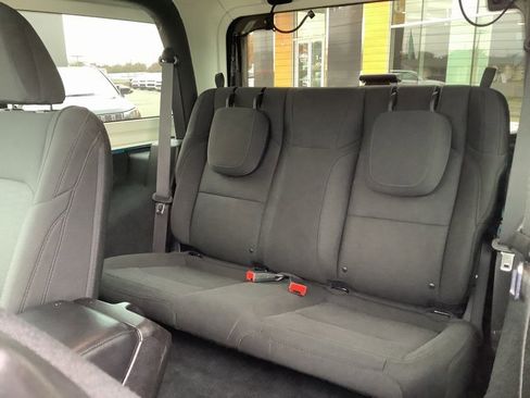 Used 2020 Jeep Wrangler Sport S image 19