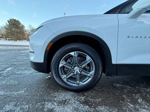 Certified 2024 Chevrolet Blazer LT w/ Convenience Package image 9