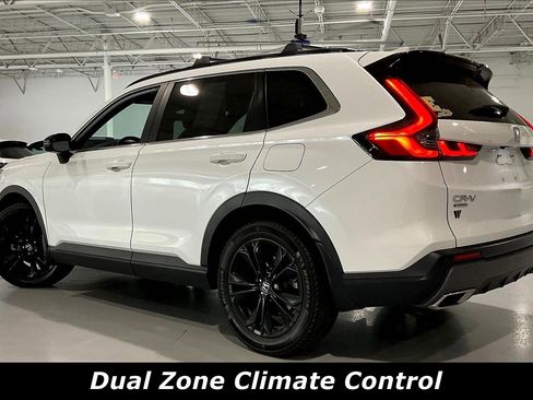 Used 2024 Honda CR-V Sport Touring image 3