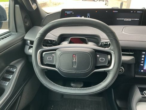 Used 2025 Lincoln Navigator L Reserve w/ Jet Appearance Package AWD/4WD image 14