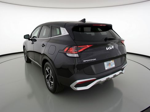 Used 2025 Kia Sportage LX image 6