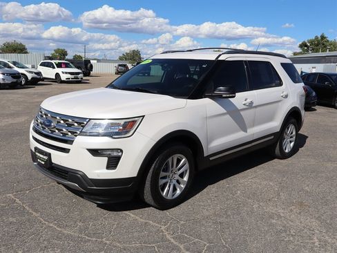 Used 2018 Ford Explorer XLT w/ Equipment Group 202A AWD/4WD image 3