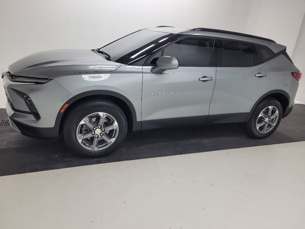 Used 2024 Chevrolet Blazer LT w/ Convenience Package FWD image 2